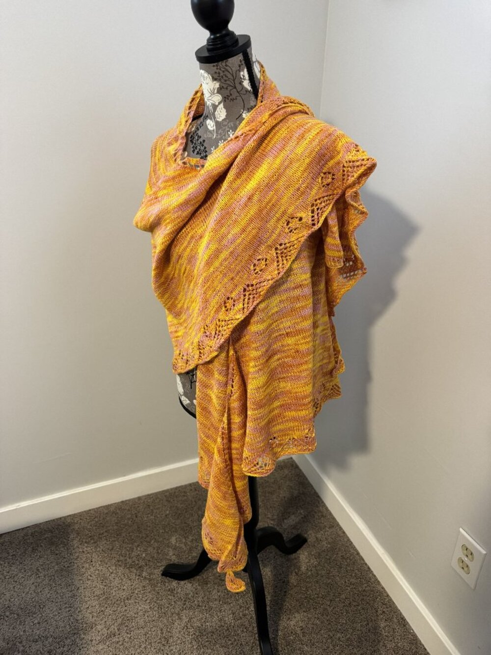 Lace Shawl with short Sleeves